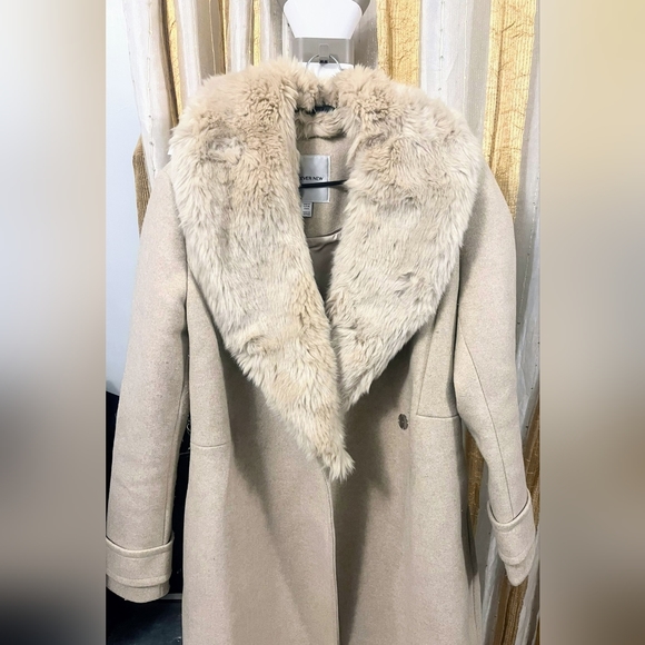 Forever new Fur coat excellent condition hardly worn - Picture 4 of 5